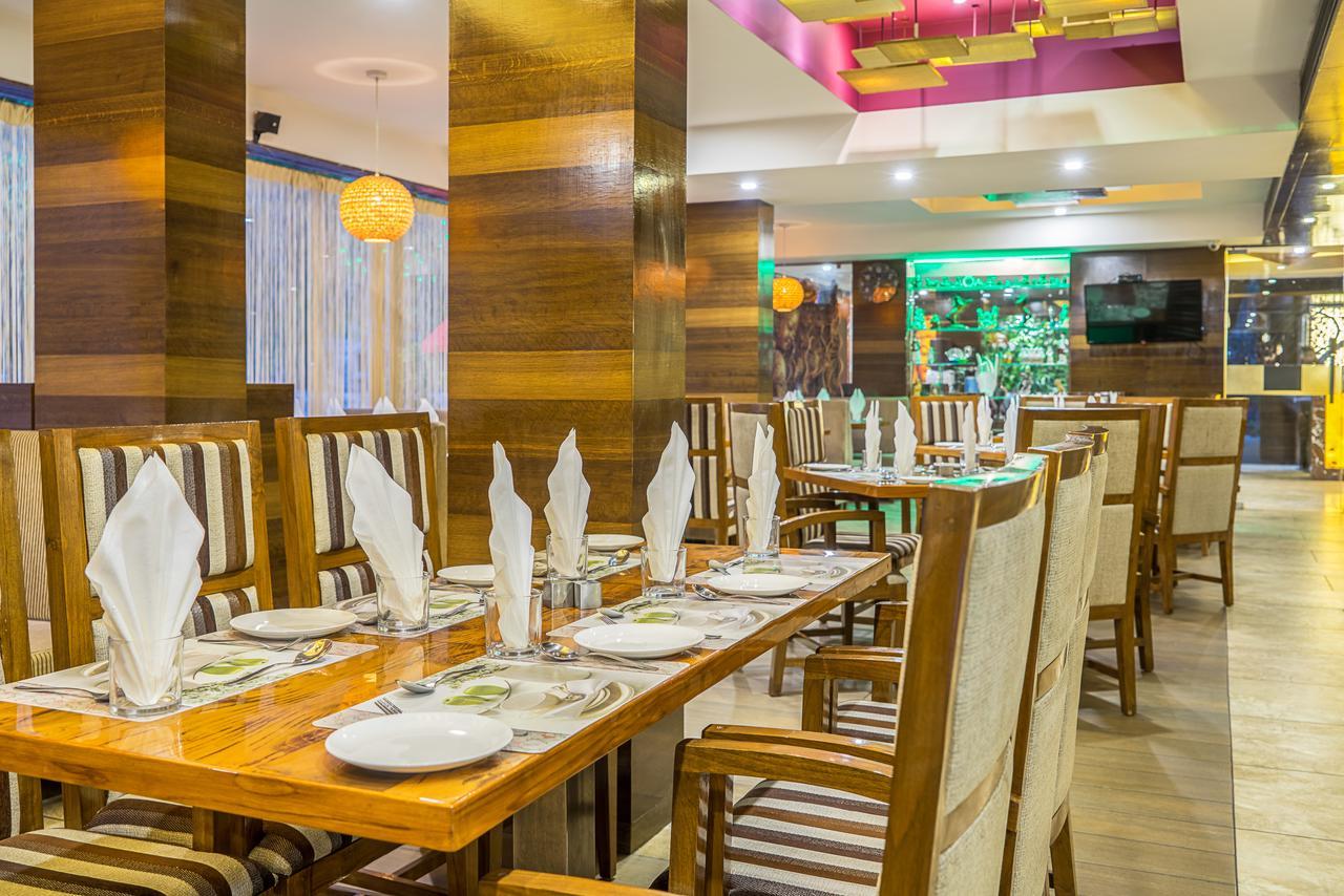 Super Inn Armoise Hotel Ahmedabad Buitenkant foto