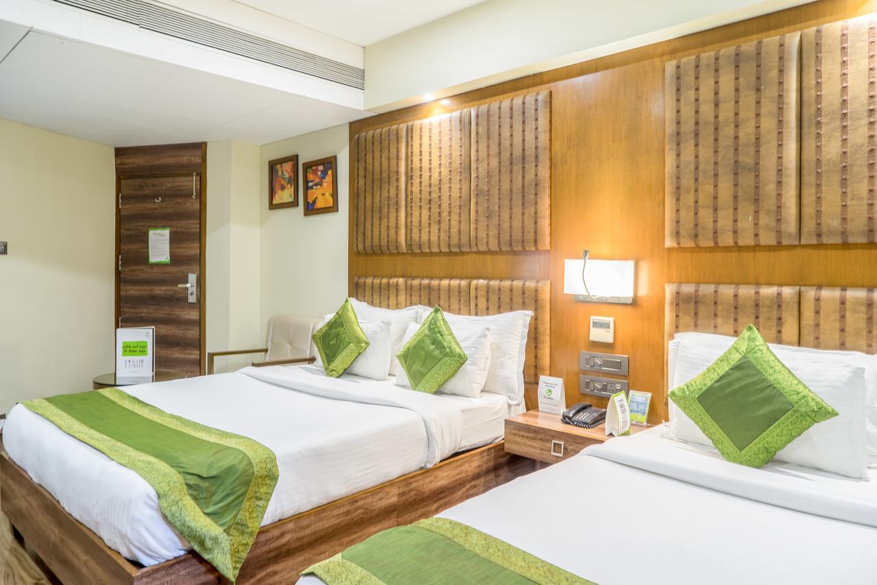 Super Inn Armoise Hotel Ahmedabad Buitenkant foto